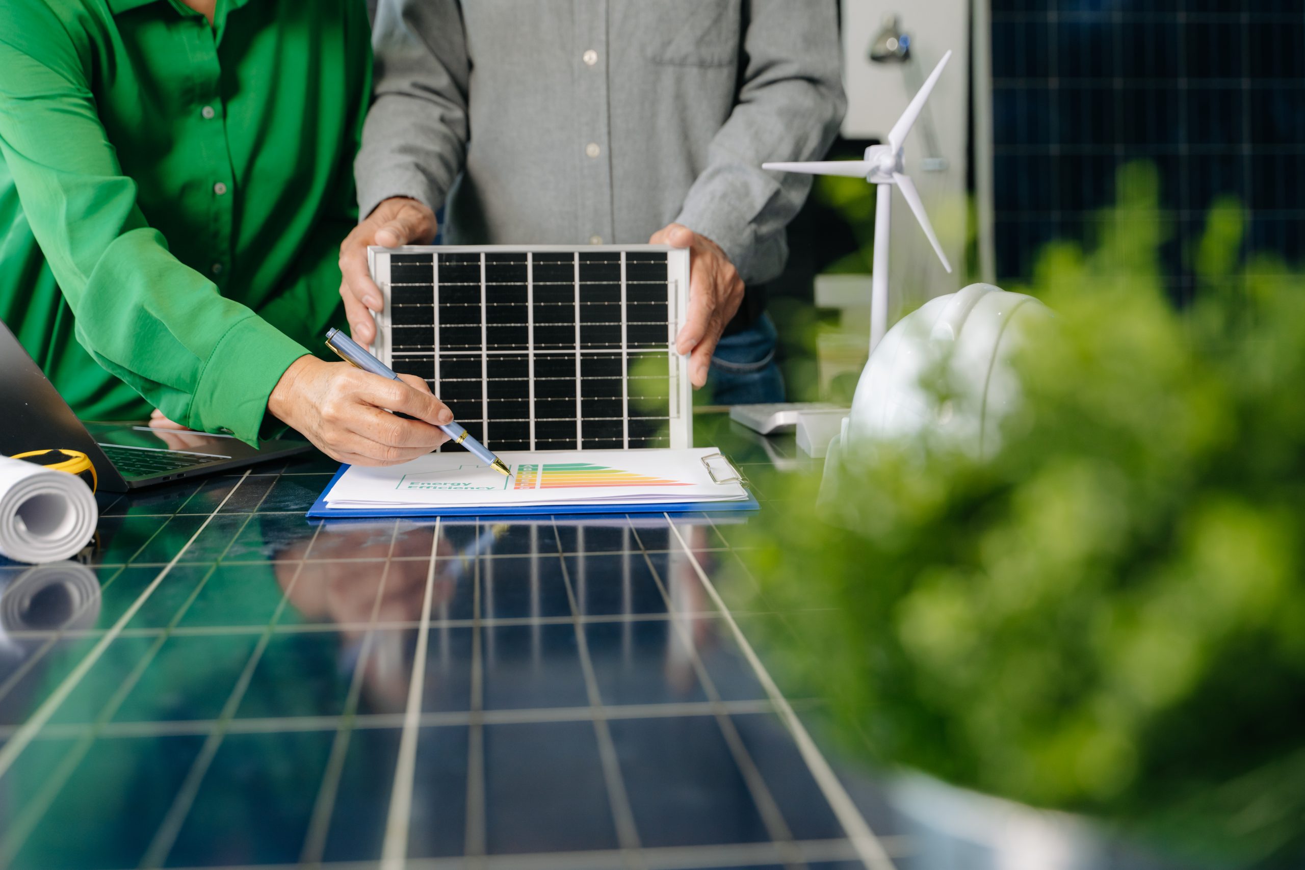 Navrhneme optimálne technické riešenie na základe podmienok projektu obnoviteľnej energie. Green energy slovakia.