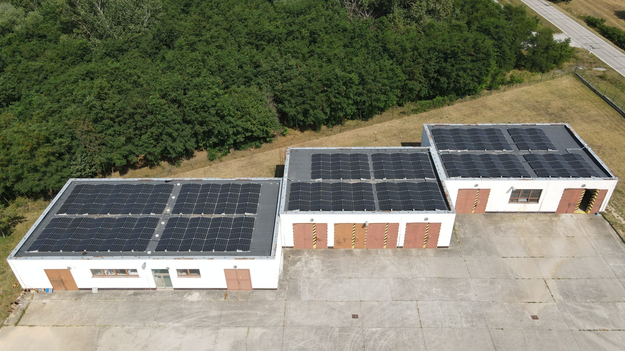 Strešná fotovoltická inštalácia LZE BVS Kúty, green energy