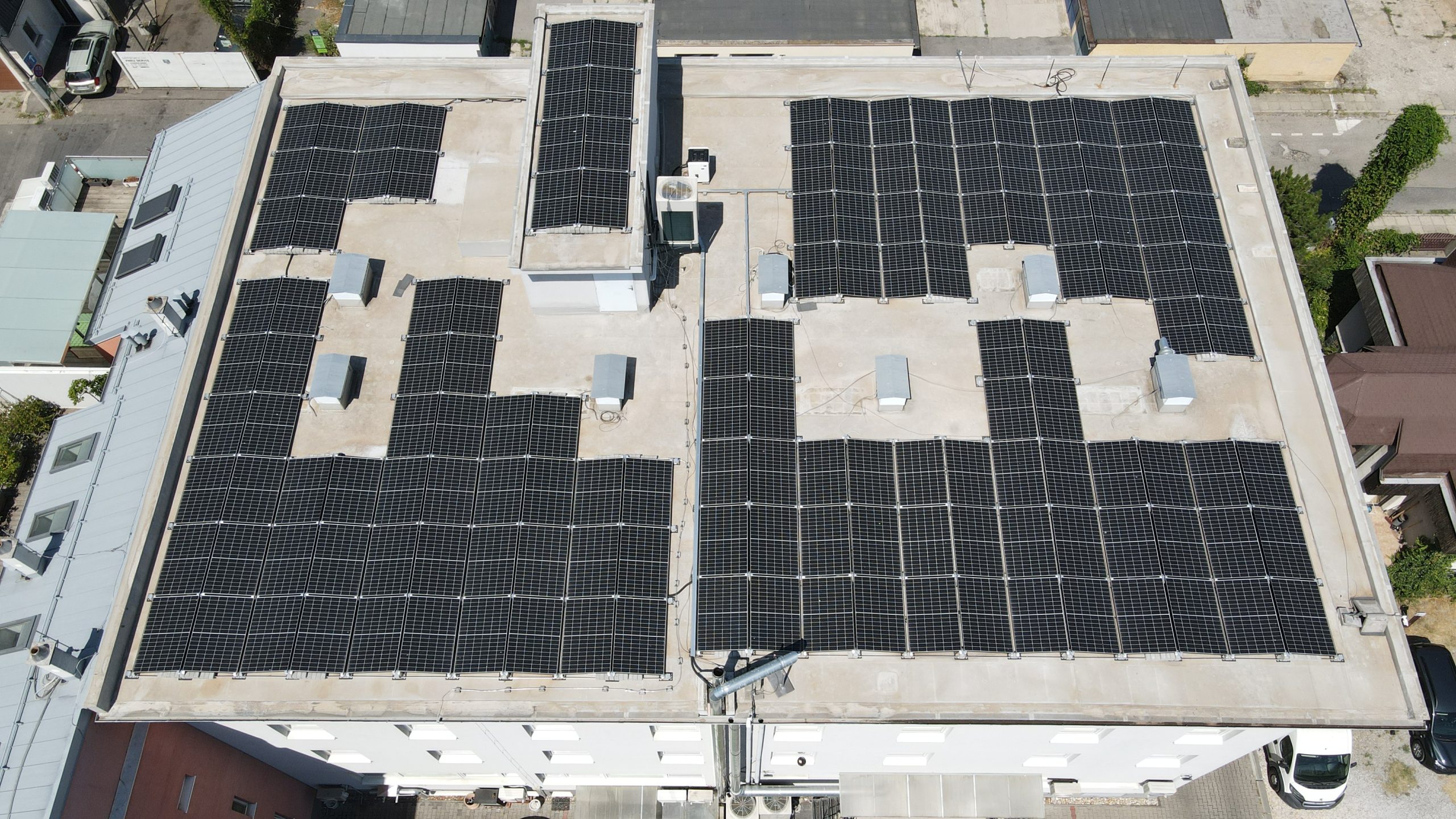 Strešná fotovoltická inštalácia LZE PREMIUM od green energy slovakia