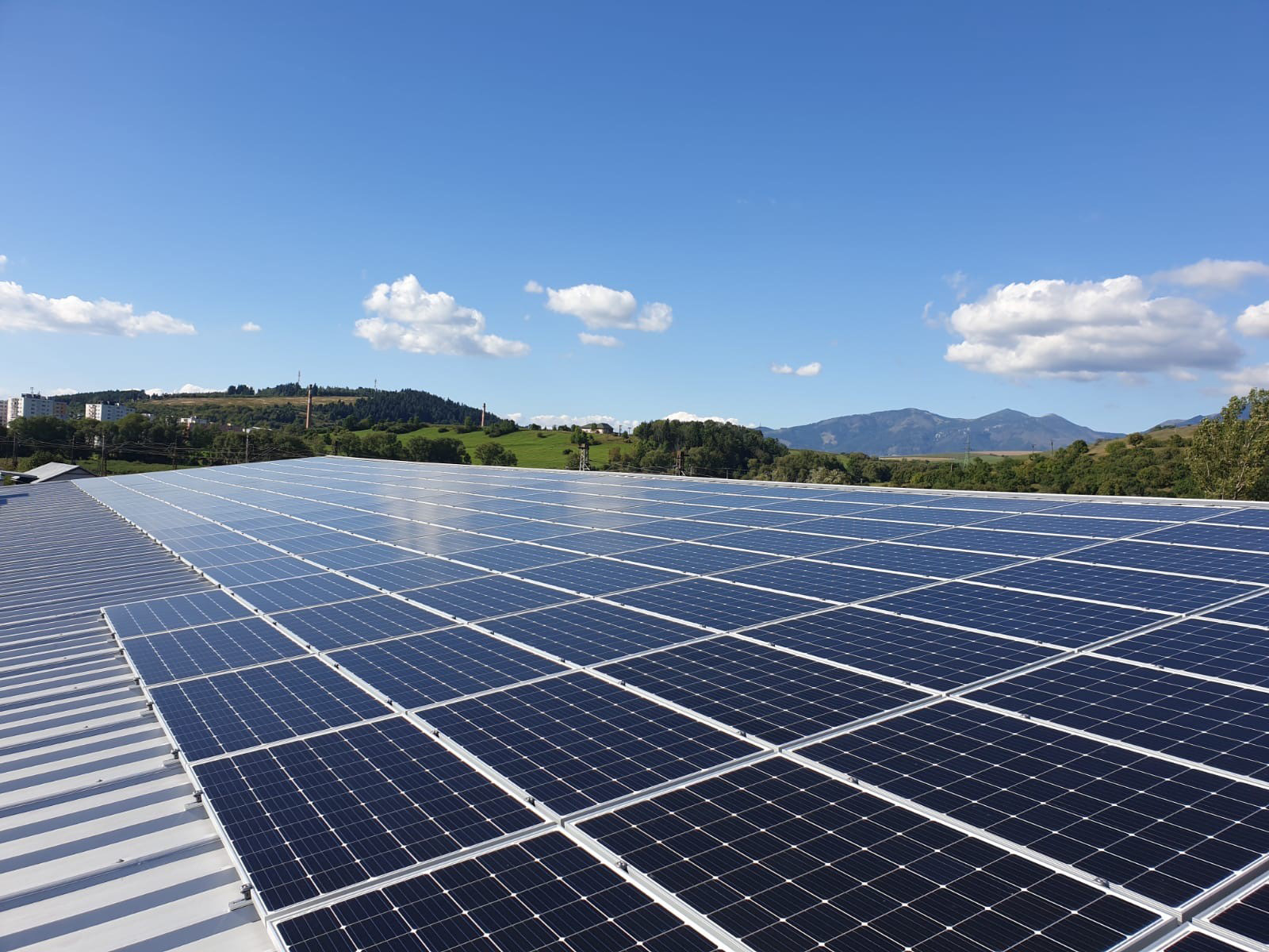 Strešná fotovoltická inštalácia LZE AF-CAR, green energy slovakia